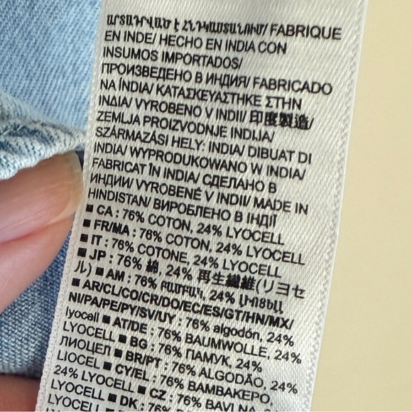 GAP Denim Chambray Short Sleeve Button Down Dress Relaxed Fit Light Wash - Picture 6 of 7